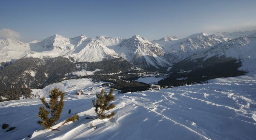 Posthotel Holiday Villa Arosa Exterior foto