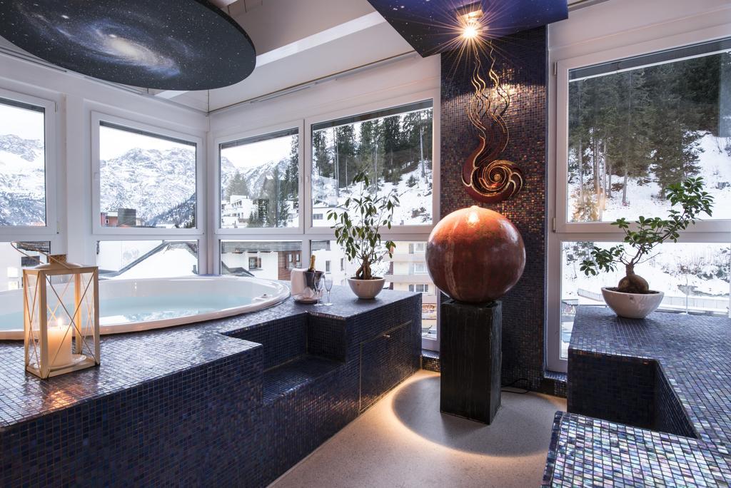 Posthotel Holiday Villa Arosa Exterior foto